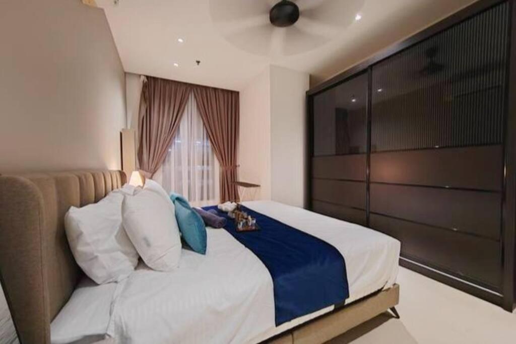 Mont Kiara Cozy 2 #2bedroom With Balcony #arcoris
