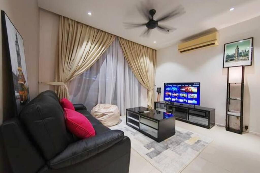 Mont Kiara Cozy 2 #2bedroom With Balcony #arcoris *